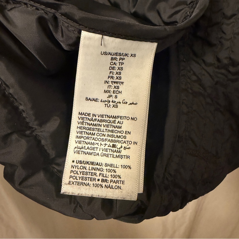 Amazon Essentials Puffer Jacket - Picture 9 of 9